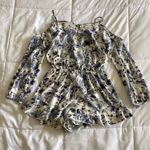 Super cute Altar’d state romper!!